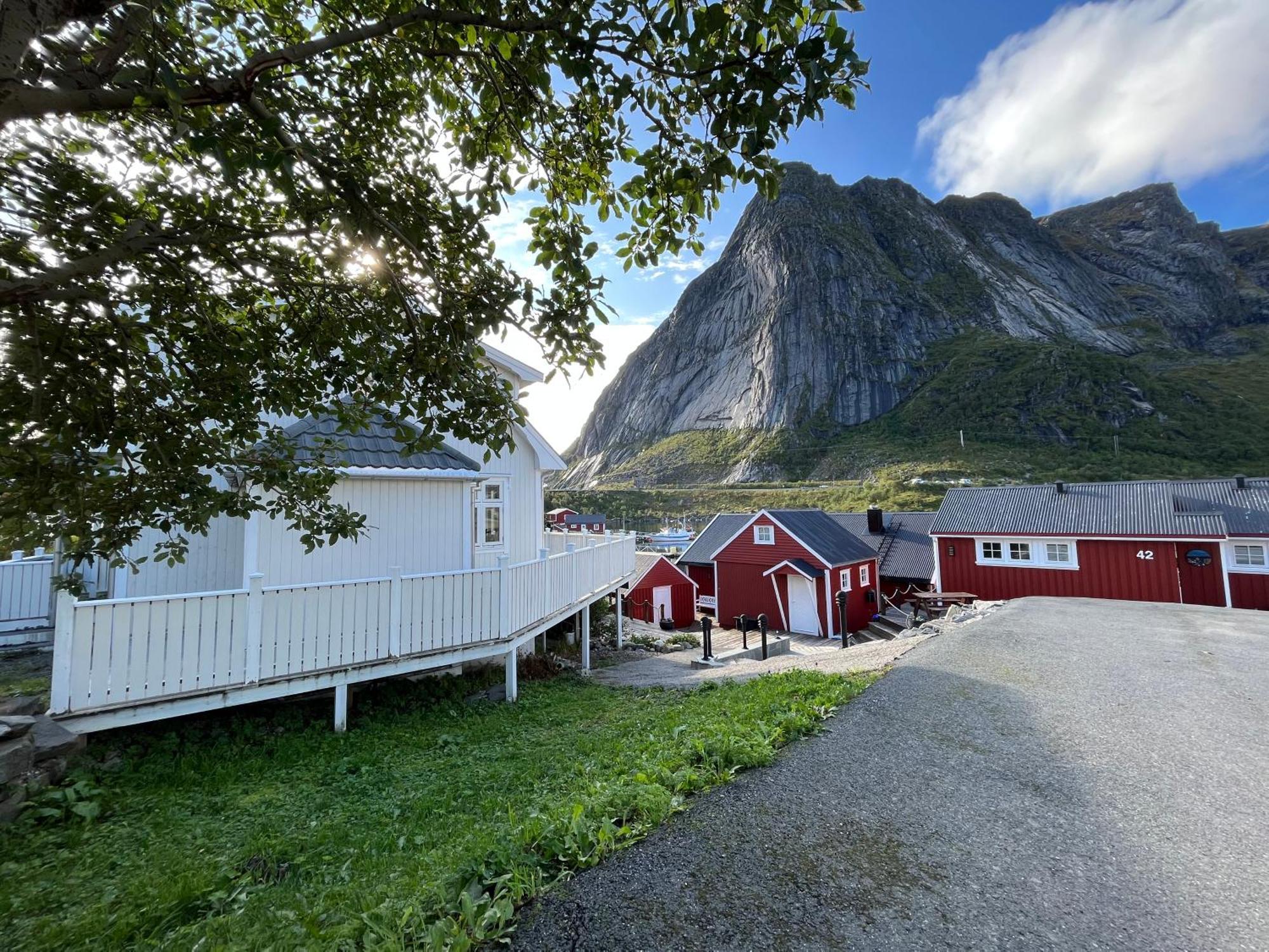 Husly Reine - Your Home With Reinebringen View Exteriör bild