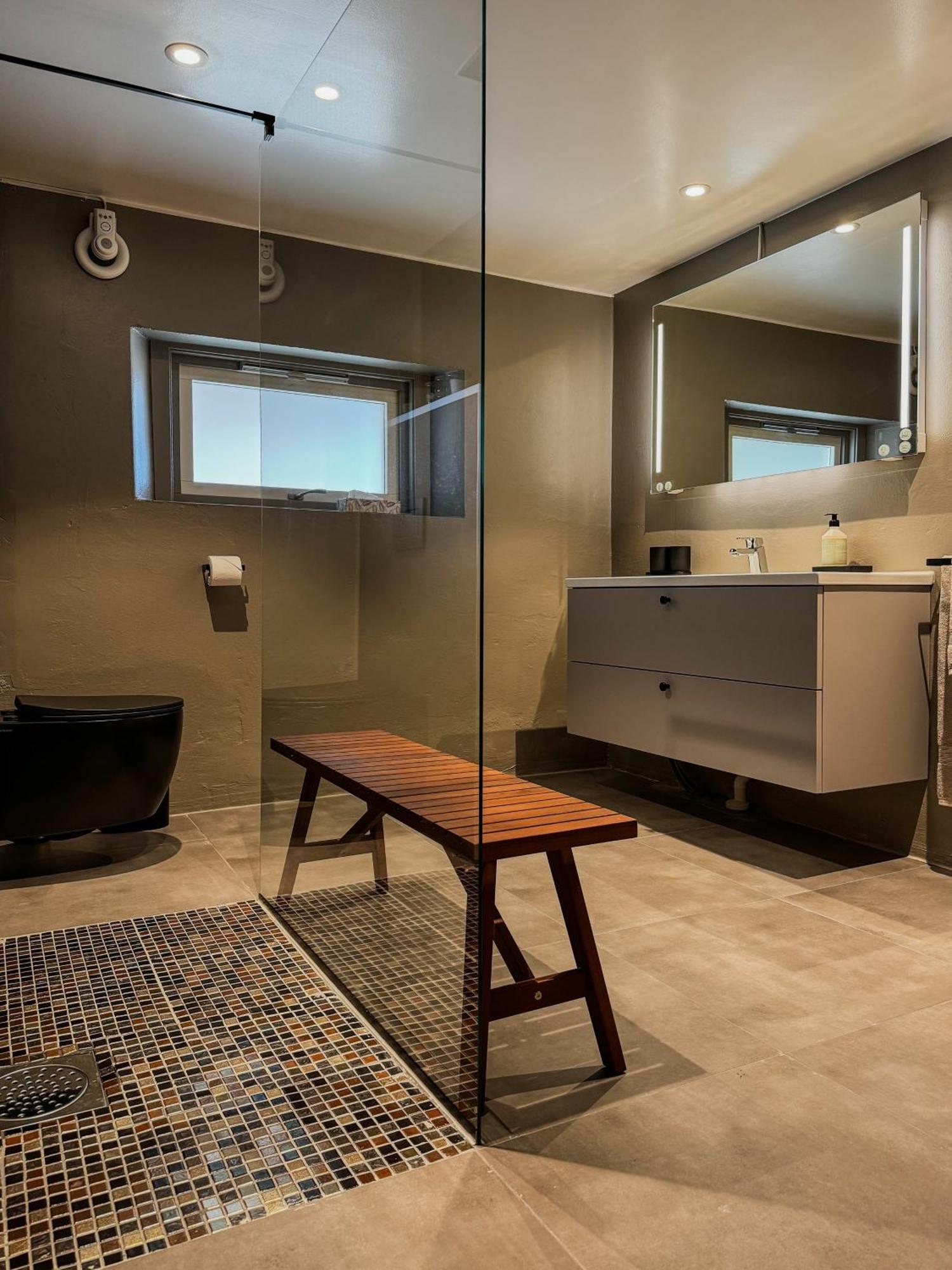 Husly Reine - Your Home With Reinebringen View Exteriör bild